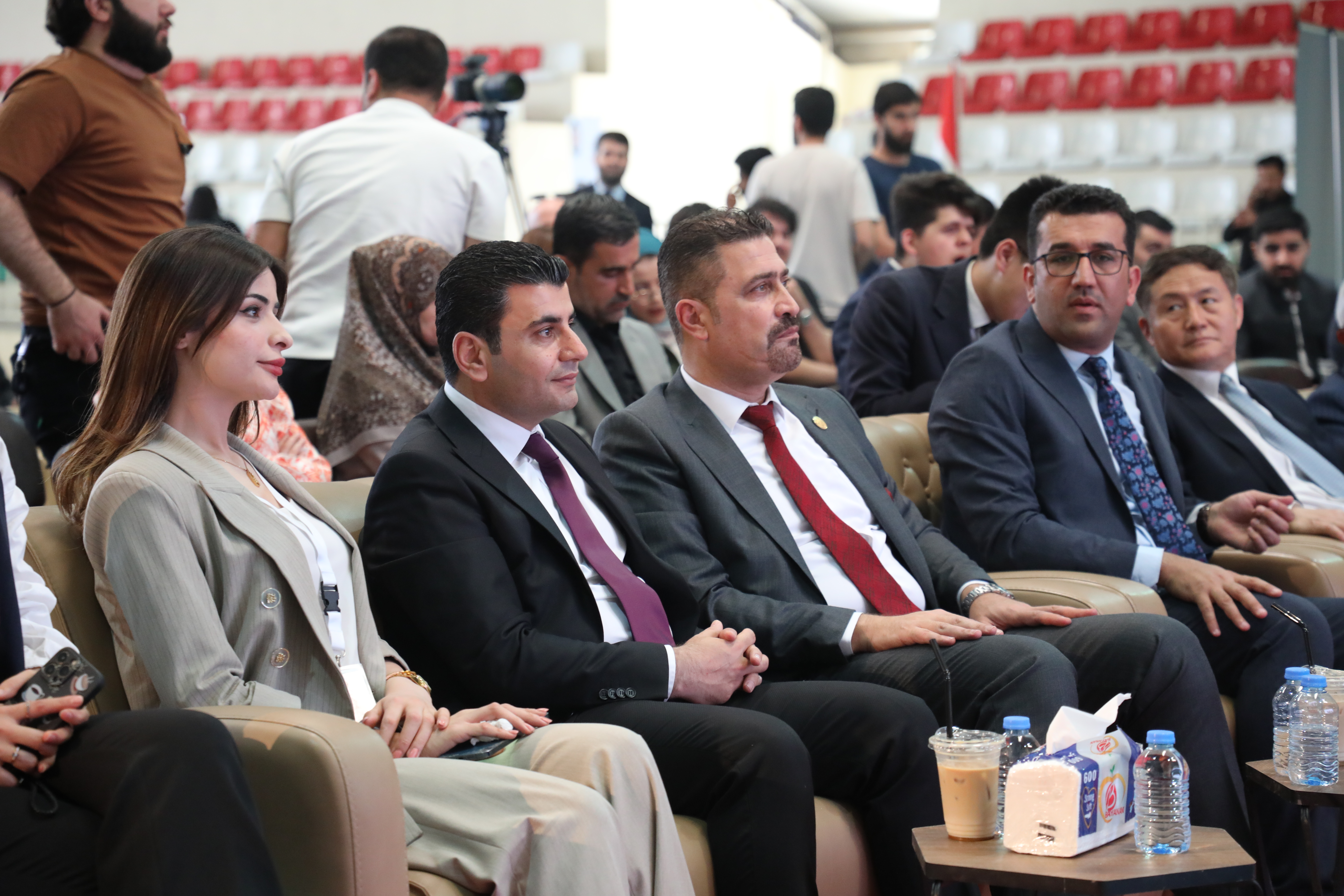 Collaborative academic environment fostering AI research and discussion